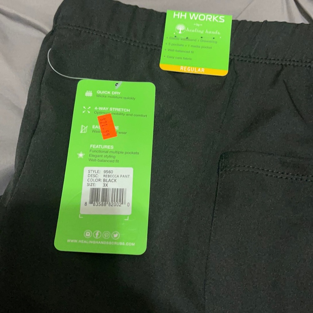 Black scrub bottom